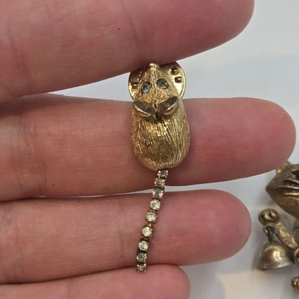 Vintage Avon Cat with Bell and Articulated Mouse Pins Scatter Set Of 2 Gold Tone